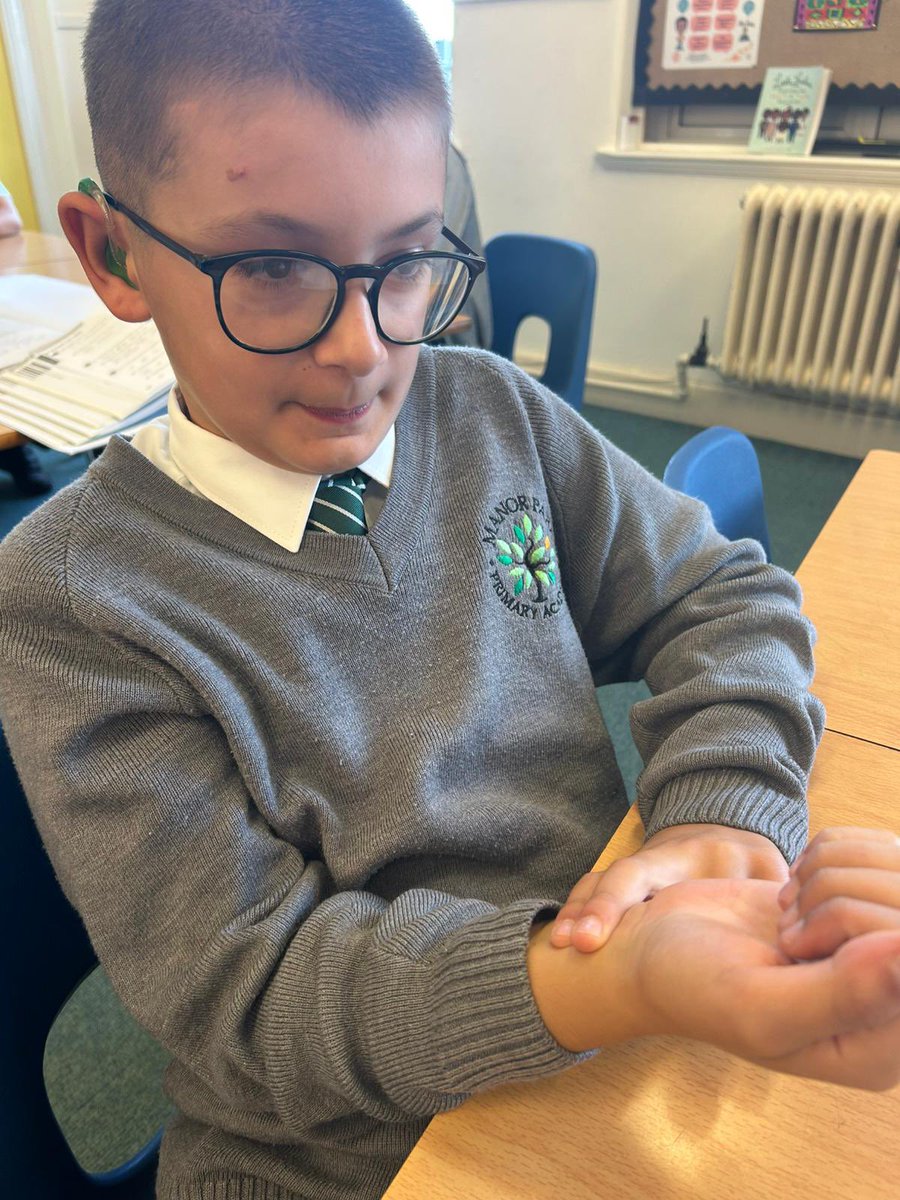 ManorParkSchSM1's tweet image. Year 6 scientists rocked their lesson on the circulatory system! 🤩 They learned to find their pulse and investigated the direct impact of exercise on their heart rate. The faster the activity, the higher the bpm! Great job collecting and analysing data! #MPPAScience