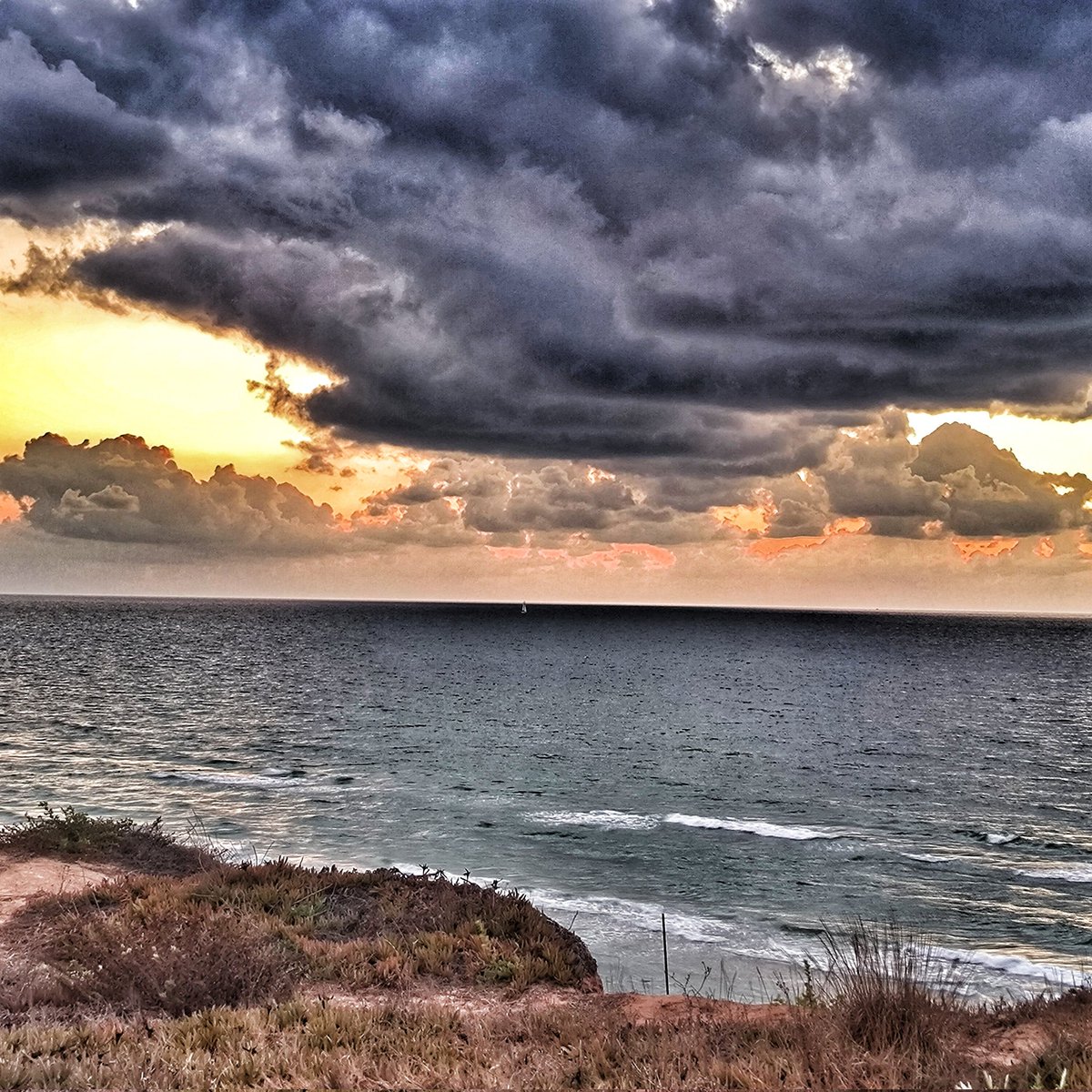 קצת ים ואפקט דרמתי לפני הפסיכולוגית.