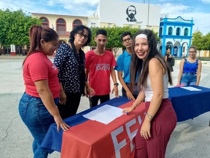 Nuevos miembros ingresan a la #FEU, muchas felicidades muchachos.

#UJCGranma