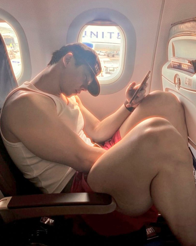 AboutMusicYT's tweet photo. Wonho stuns in a newly shared photo. https://t.co/EqbLzY7Ex6