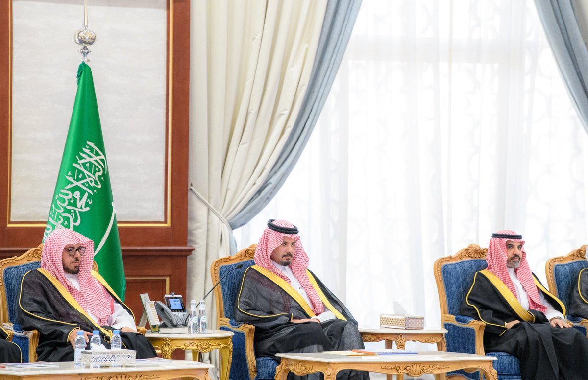 hebo_777's tweet photo. تشرفت اليوم بتكريمي من صاحب السمو الملكي الأمير سلمان بن سلطان بن عبدالعزيز، أمير منطقة المدينة المنورة. حفظه الله 
ويُعد هذا التكريم دافعاً عظيماً لبذل المزيد من الجهد في خدمة المنطقة والمجتمع،
أتقدم بخالص الشكر والامتنان لسموه الكريم على التكريم، https://t.co/5OYvT755ew