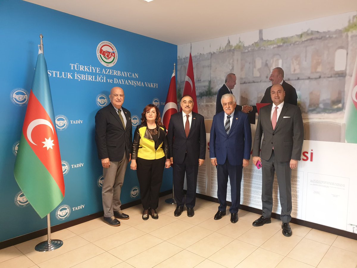 Büyükelçi Reşad Memmedov, TADİV Yönetim Kurulu’nun olağan toplantısına katıldı. Toplantıda TADİV’in hayata geçirdiği çalışmalar ve projeler değerlendirilerek, kurumun faaliyet alanları ile gelecek döneme ilişkin hedefler konusunda görüş alışverişinde bulunuldu.
