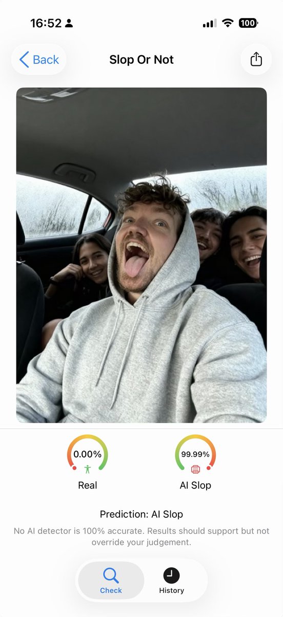 SlopOrNotAI's tweet image. lmao