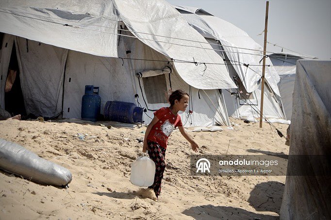 Abdallahallattr's tweet photo. specifically the area of Hamad Towers, destroyed by the Israeli occupation, where they lack shelter, water and all the basic living settlements and spread the land, in the midst of very humane conditions In the cruelty. https://t.co/2xxRWz9jv7