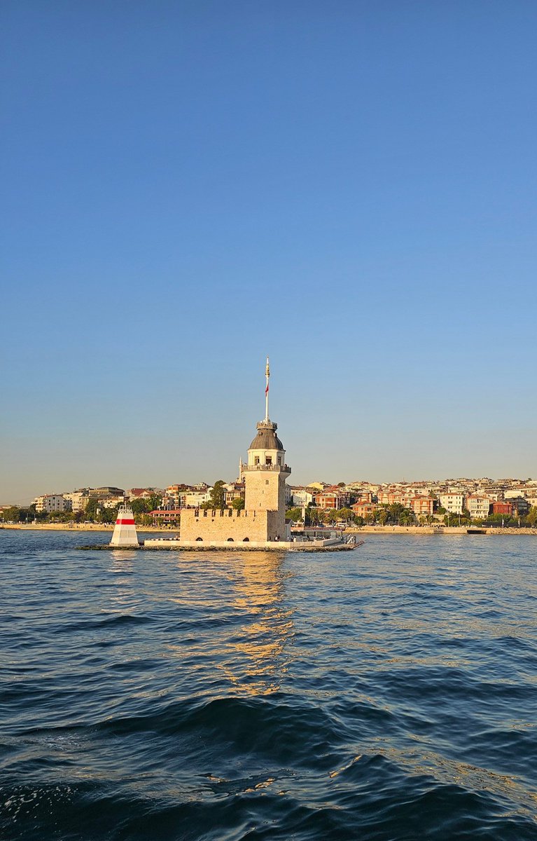 freewomenn's tweet photo. Her detayına büyülendiğim şehirsin İstanbul ♡ https://t.co/d3pXETlZxQ