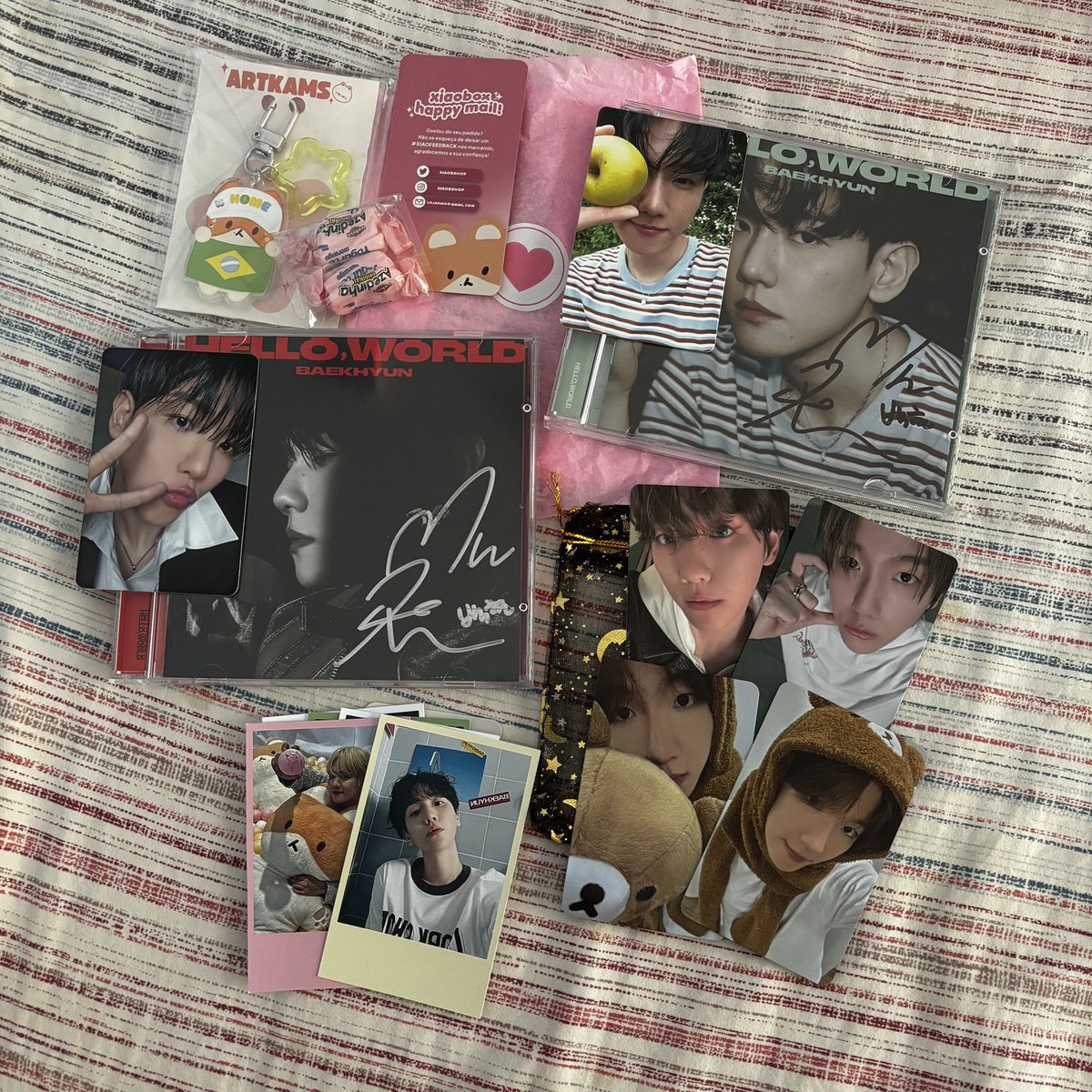 mysweethyuck's tweet photo. ✨ mais um feedback HIPER positivo para @xiaobshop que organizou ceg de pcs e jewels autografadas do baek. Chegou tudo perfeito, muito bem embalado e cheio de mimos lindos. Amei cada detalhe, obrigada por tudo🩵🫧

#XIAOFEEDBACK https://t.co/clwMbQNoXd