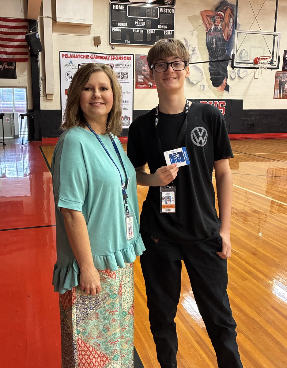 Pelahatchie High School (PHS) is excited to celebrate four students who go the extra mile to help others, spread kindness, and make our school a better place.

pelahatchienews.com/article/3562,p…