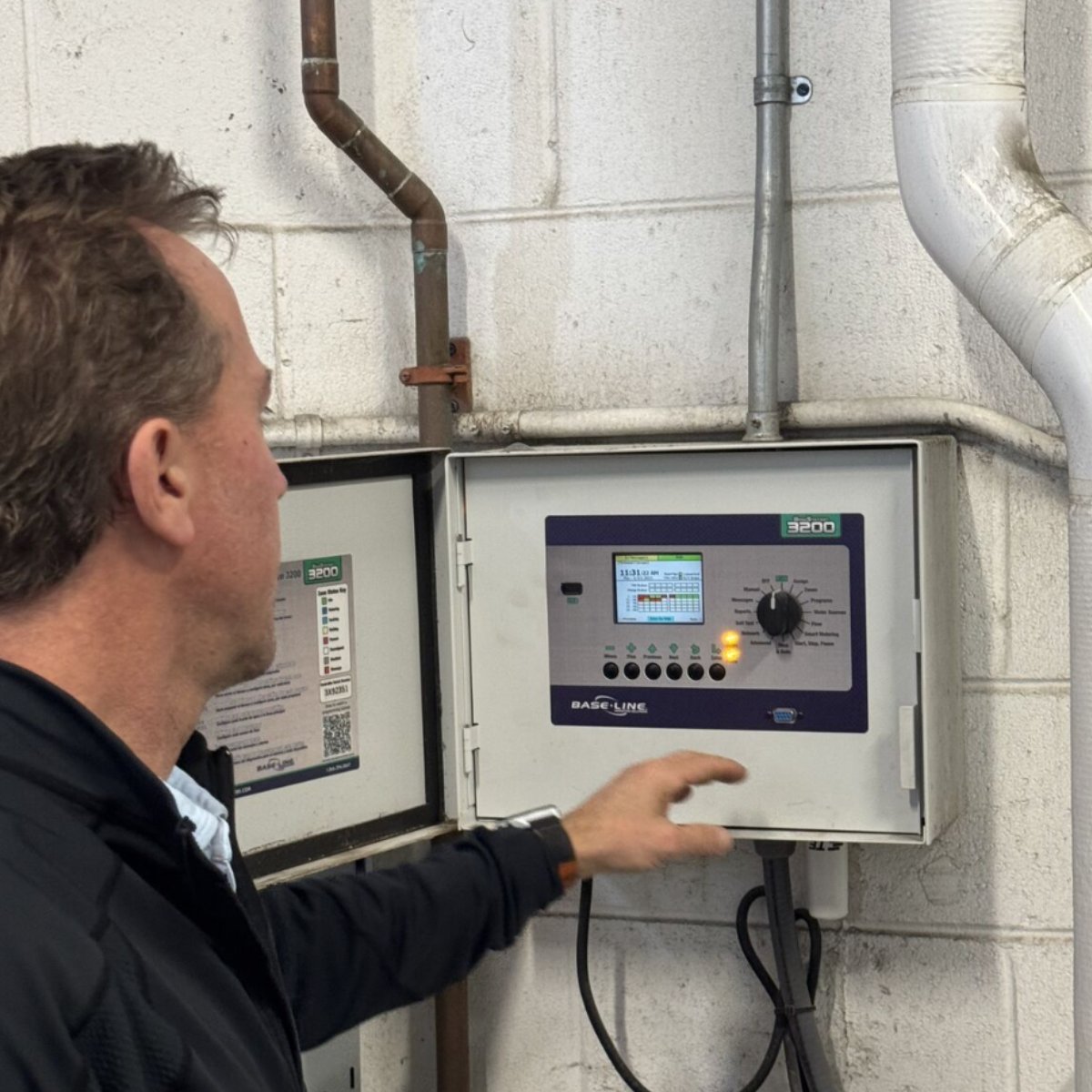 Water_Geeks's tweet image. Here’s Greg Goudeau, HydroPoint's Regional Sales Manager, Channel, in action with our BaseStation 3200 #smartcontroller! 💪
#HydroPoint #smartwatermanagement