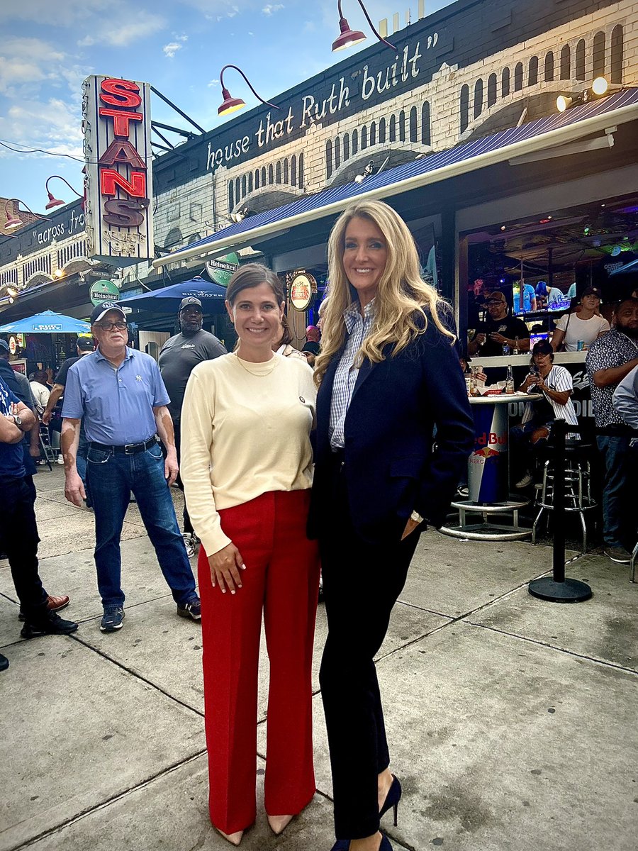 Kristy Marmorato (@kristyforny) on Twitter photo Last week, I welcomed SBA Administrator Kelly Loeffler <a href="/KLoeffler/">Kelly Loeffler</a> to the BX!
The work she does uplifts small businesses across America & is in line with what we value here at homeβhard work, entrepreneurship, and opportunity for all πΌβ¨ Last week, I welcomed SBA Administrator Kelly Loeffler <a href="/KLoeffler/">Kelly Loeffler</a> to the BX!
The work she does uplifts small businesses across America & is in line with what we value here at homeβhard work, entrepreneurship, and opportunity for all πΌβ¨