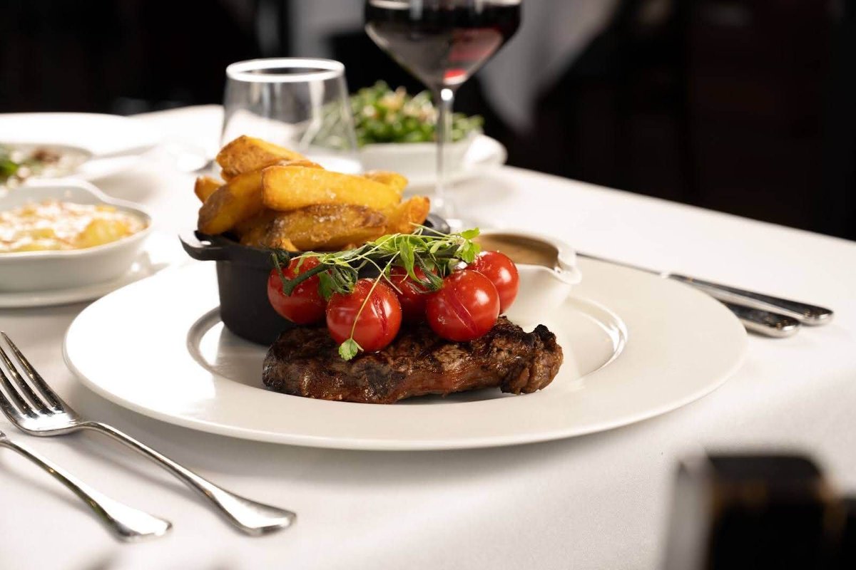 theclubcadbury's tweet image. It’s easy to see why ‘The Evening Package’ has become one of our most popular packages…👀😍

Perfect for a midweek treat, romantic date, or catch-up with friends. Available Sunday-Thursday.

…bandspacadburyhouse.onejourney.travel/spa/days/12751 

#SpaPackage #Spa #SpaDay #SpaTreatment #Hottubs #Sauna #Pool