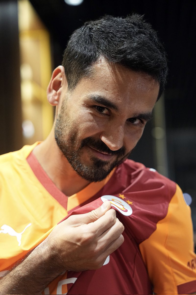 Bu akşamki maç bana göre İlkay Gündoğan'a yazar takımın beyni oldu premier lig tecrübesini sahaya yansıttı Teşekkürler <a href="/IlkayGuendogan/">Ilkay Gündogan</a> 💛❤️