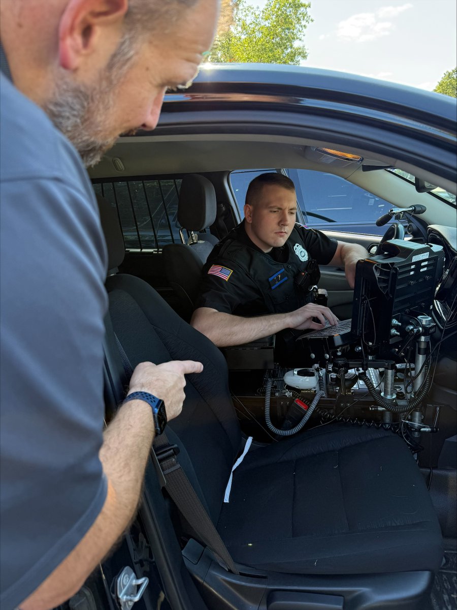 CSI_InfoShare's tweet image. #Burrillville PD is live as the first Phase 2 agency on Rhode Island’s InfoShare® solution. With CAD, RMS, and MDT in one cloud-based platform, officers gain real-time access to critical info, enabling faster responses and stronger community protection.

#PublicSafetyTech