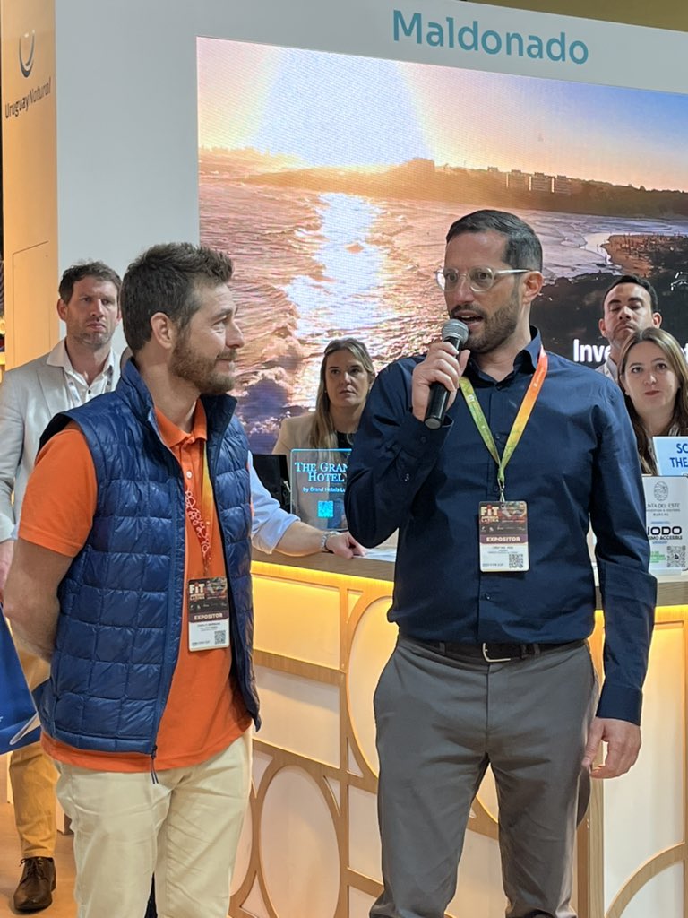 #Conectividad 

En el marco de la Feria Internacional de Turismo, el Director Nacional de Turismo Cristian Pos participó de la presentación por parte de la aerolínea Gol, de la nueva frecuencia entre Buenos Aires y Punta del Este. 

Esta noticia es importante para la conectividad