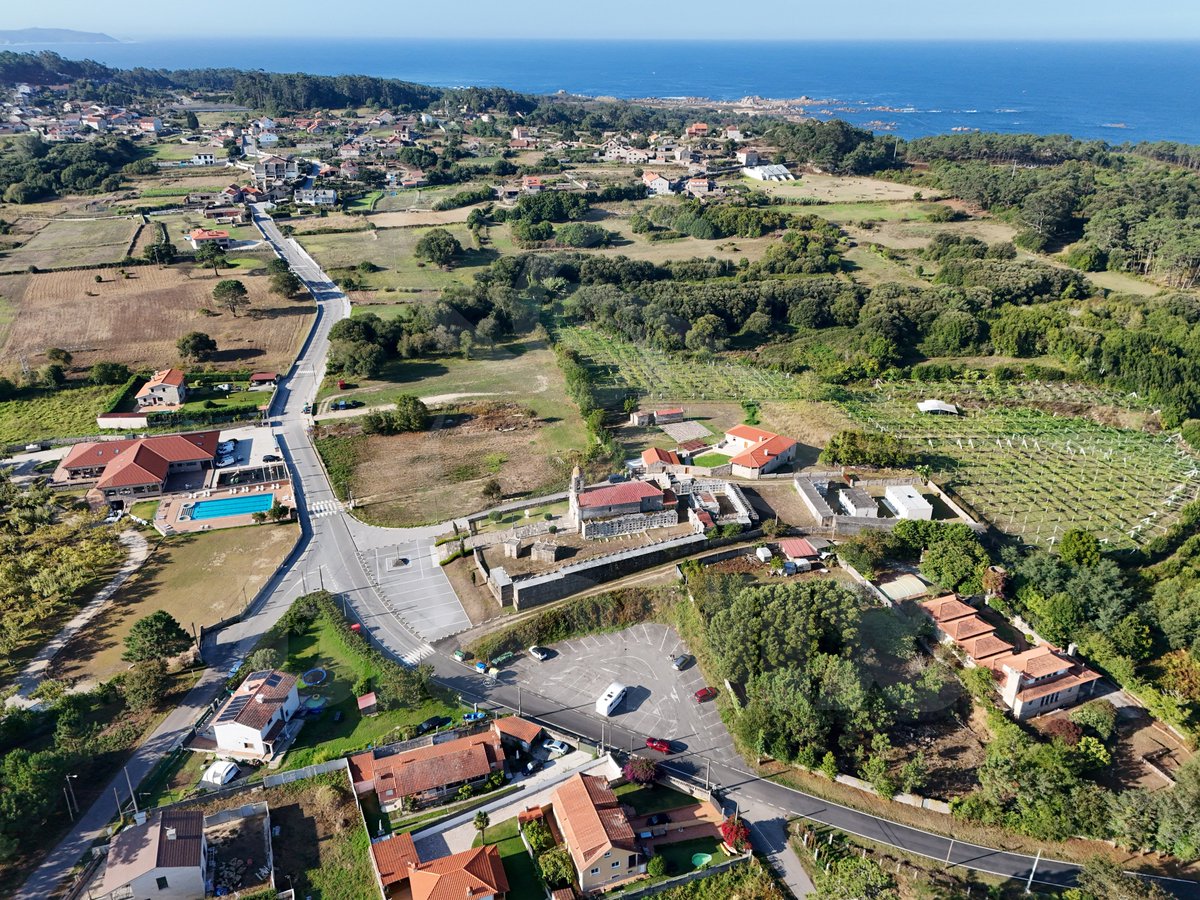 📍 Este mes hemos estado en O Grove, creando contenido para el Hotel Playa Mar Cachadiñas.
Con nuestras fotografías aéreas con #drone hemos capturado el entorno único que lo rodea, aportando imágenes que decoran y transforman los espacios del propio hotel.