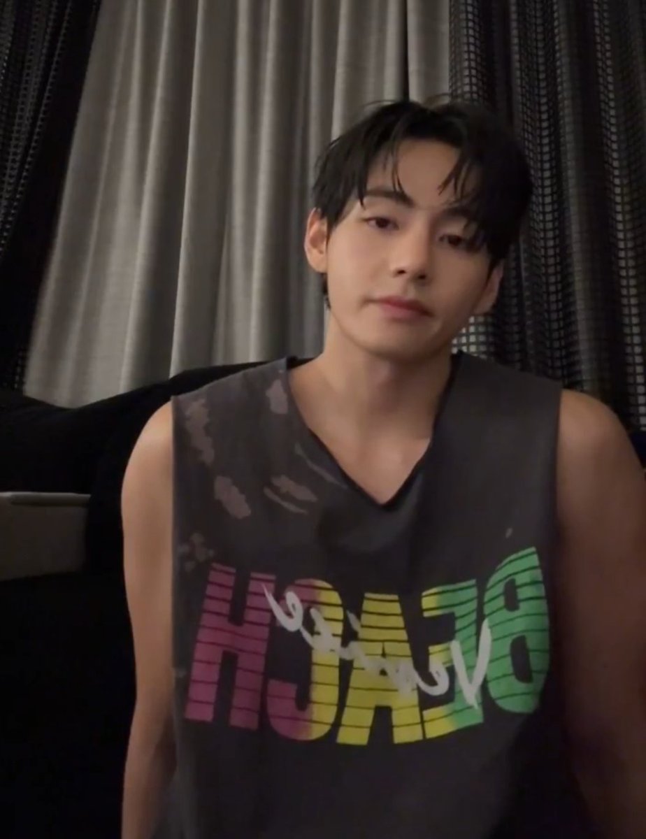 🌟 WEVERSE

V live!

weverse.io/bts/live/4-210…