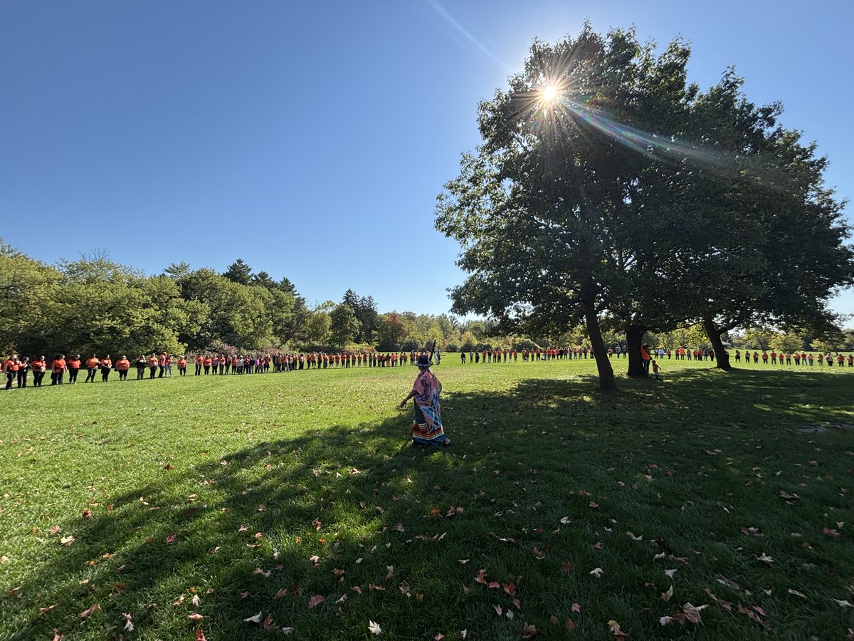 HRPS_Comm's tweet image. Earlier today, members from our Service participated in “A Walk to Remember the Children”, hosted by @ROCKreachout, where they engaged in a ceremony &amp;amp; walked on the land to remember and honour the children.

We continue to affirm our shared commitment that Every Child Matters. 🧡