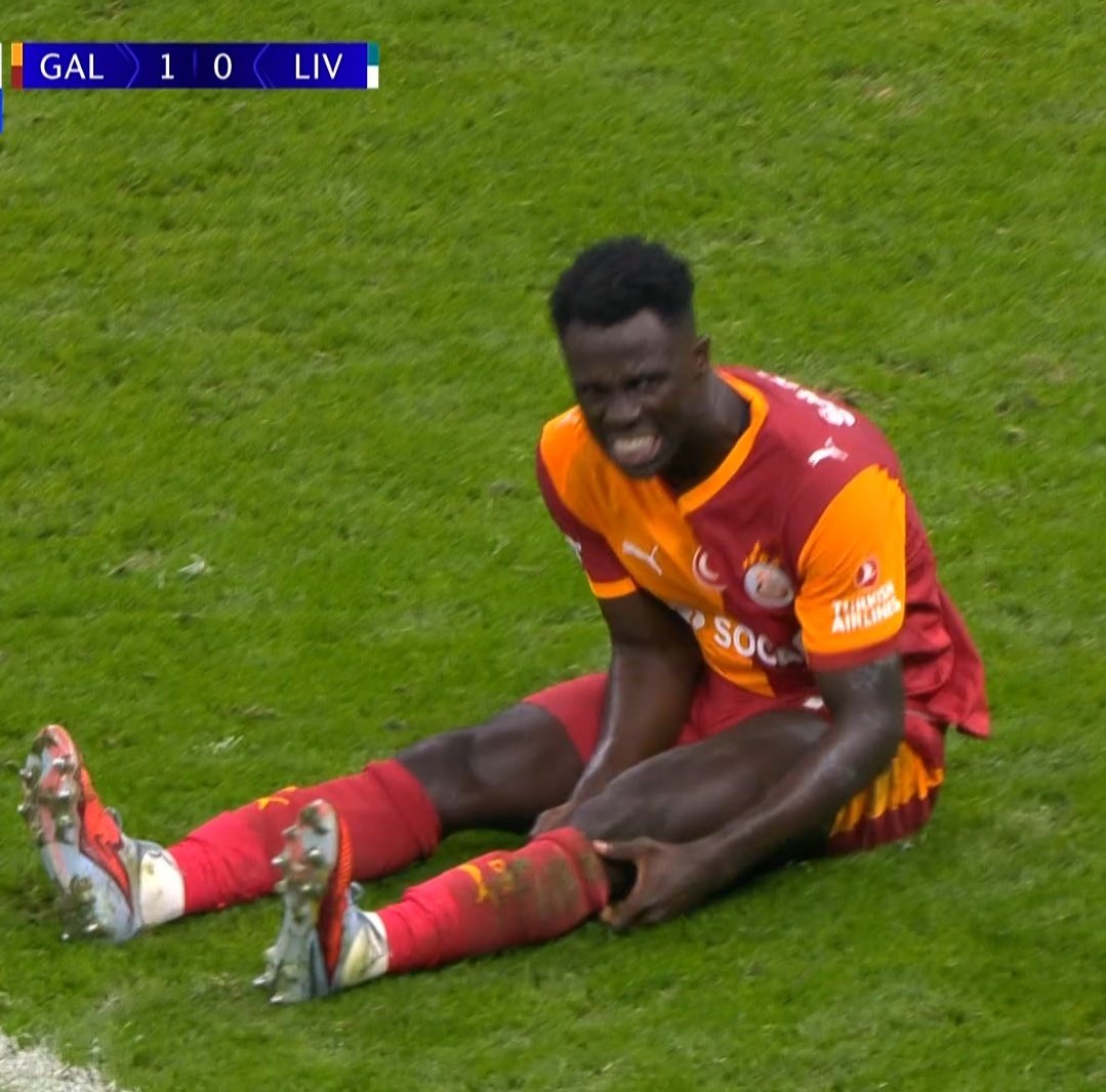 Claudioggia's tweet image. Lucas Torreira üniversitesi zaman geçirme bölümü öğrencileri