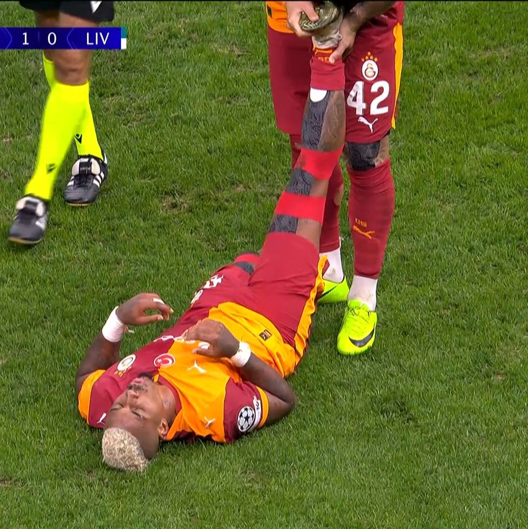 Claudioggia's tweet image. Lucas Torreira üniversitesi zaman geçirme bölümü öğrencileri