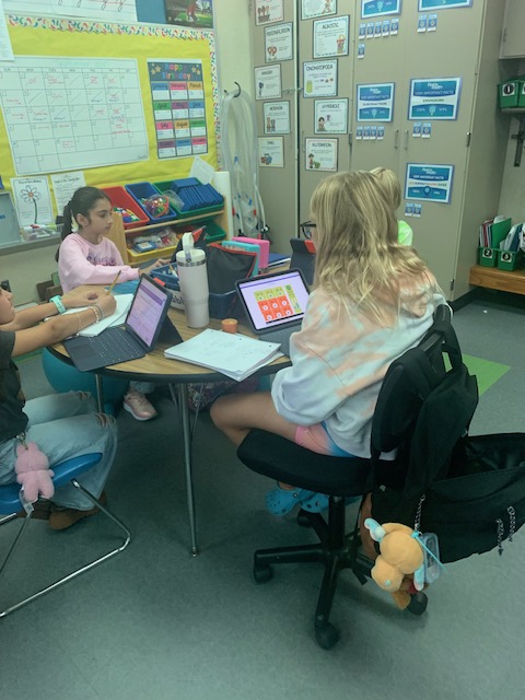 MrsWiedsClasses's tweet image. Ss working on @zearned lessons to review our place value and subtraction skills @MrsWiedsClasses