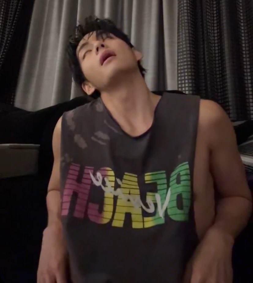 taeteluv_'s tweet photo. my god.. https://t.co/Rte2nf8Qwn