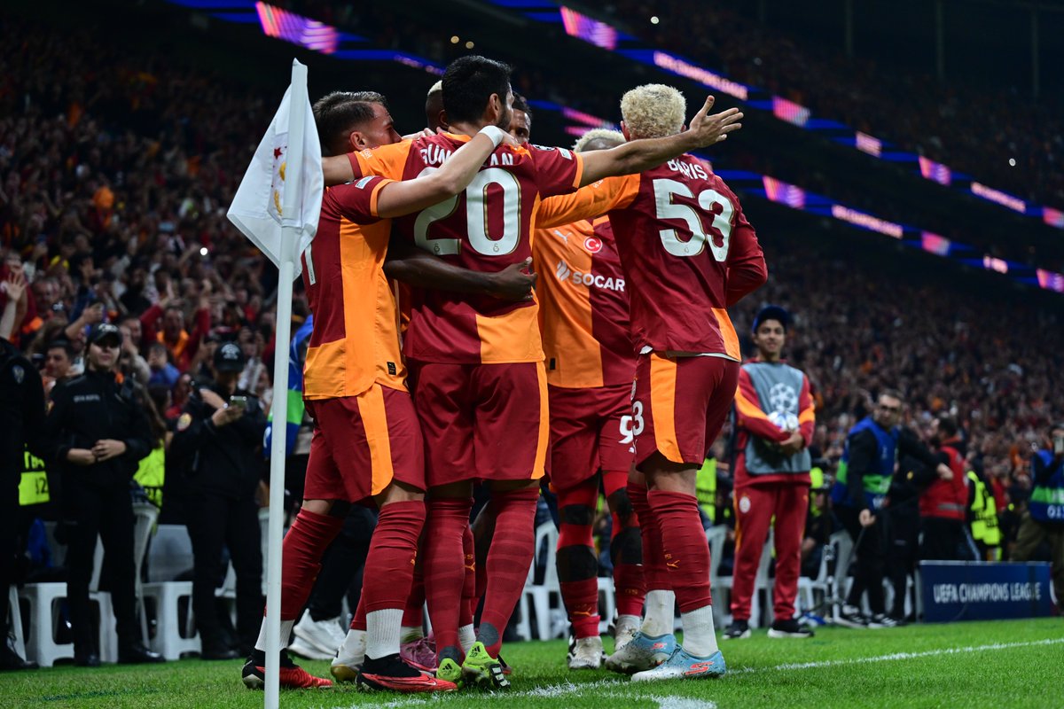 demarkesports's tweet photo. Galatasaray’ın Liverpool zaferini tek kelimeyle anlat. #yüzdeyüz https://t.co/cLfDRc3aNw