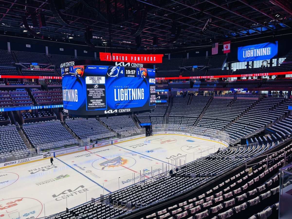 DaveRandorf's tweet photo. Pre-season hockey tonight from Orlando. @TBLightning @FlaPanthers 7ET.  https://t.co/ueiNwdLdqR https://t.co/wOyqOgqIC8