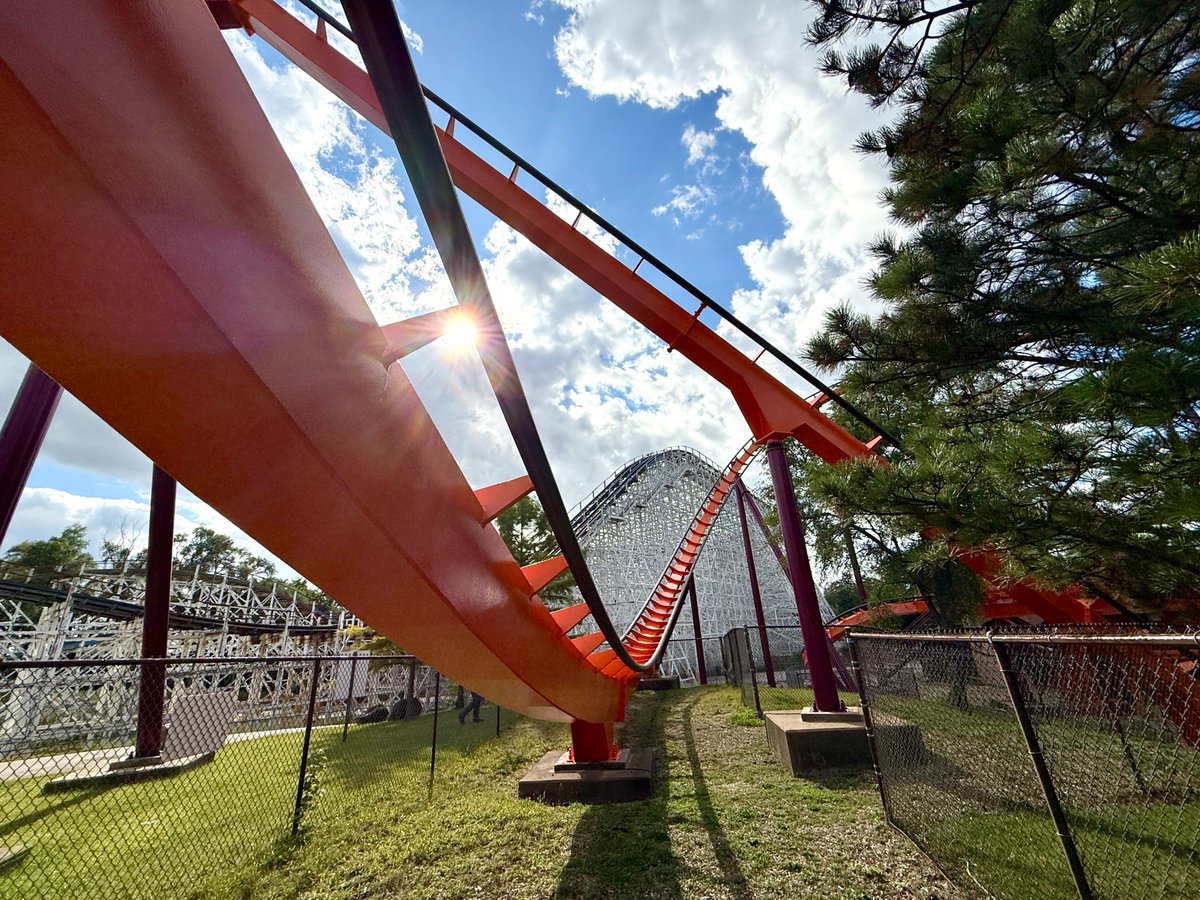 Six Flags Great America tweet media