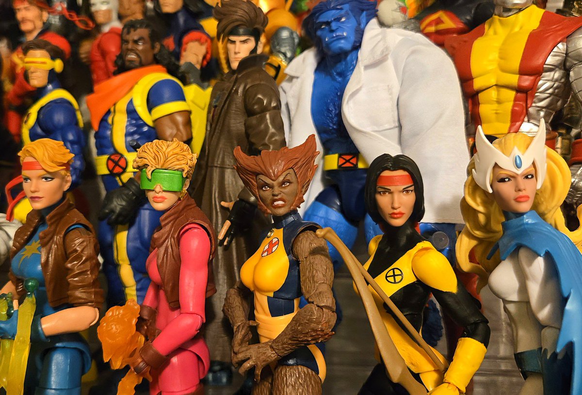 XmenFanRicardo's tweet photo. I bravely customized my #Wolfsbane in her "comic accurate" skin tone and hair color. She looks much better on display now!
#Xmen #XFactor #XmenHeroes #Hasbro #HasbroPulse #MarvelLegends #XmenToys #ActionFigures #XmenPhotos #XmenCustoms #Marvel #RahneSinclair @DanYunIsTrying https://t.co/uN3LNMHRUS