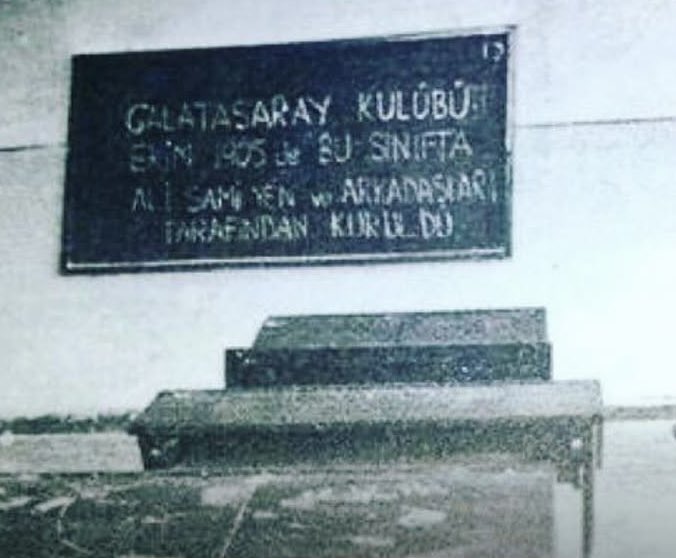 Galatasaray, kuruluşunun 120. Yıldönümünde kuruluş amacını bir kez daha gerçekleştirdi:

“Maksadımız İngilizler gibi toplu bir halde oynamak, bir renge ve bir isme malik olmak ve Türk olmayan takımları yenmektir.“ 
1 Ekim 1905

Çok yaşa 💛❤️