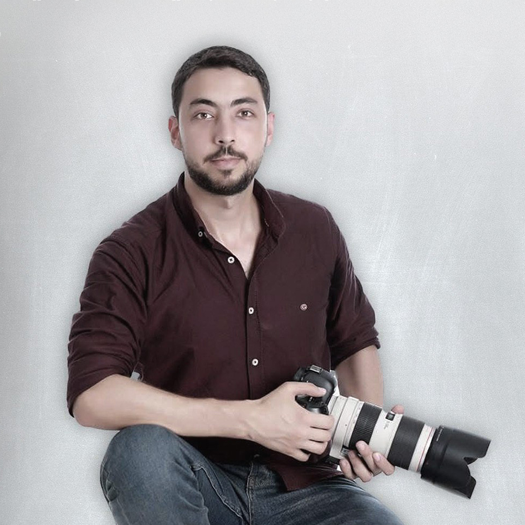 Gazze'de TRT için görev yapan gazeteci Yahia Barzaq katil İsrail'in düzenlediği hava saldırısında şehit oldu.

tr.trthaber.com/1/b4909108