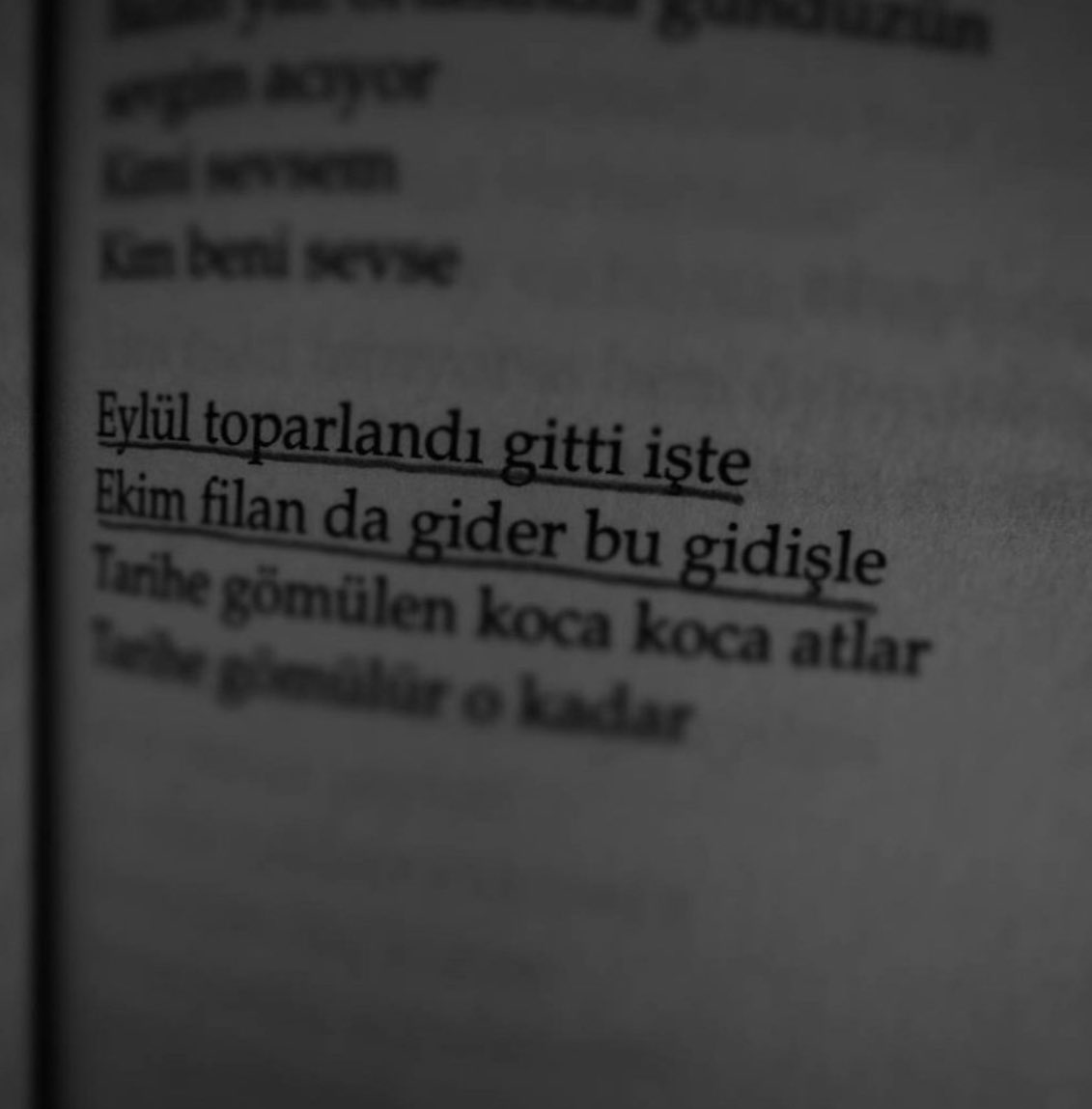 IskenderunKitap's tweet photo. Eylül toparlandı gitti işte
Ekim filan da gider bu gidişle

Turgut Uyar https://t.co/wyC27xte6V