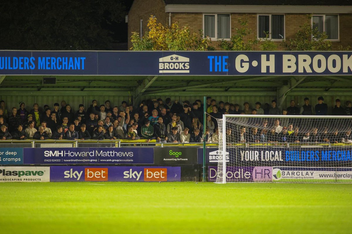HarrogateTown's tweet photo. Thank you to the 2,262 who attended tonight 👏 https://t.co/QXuR05mpUh