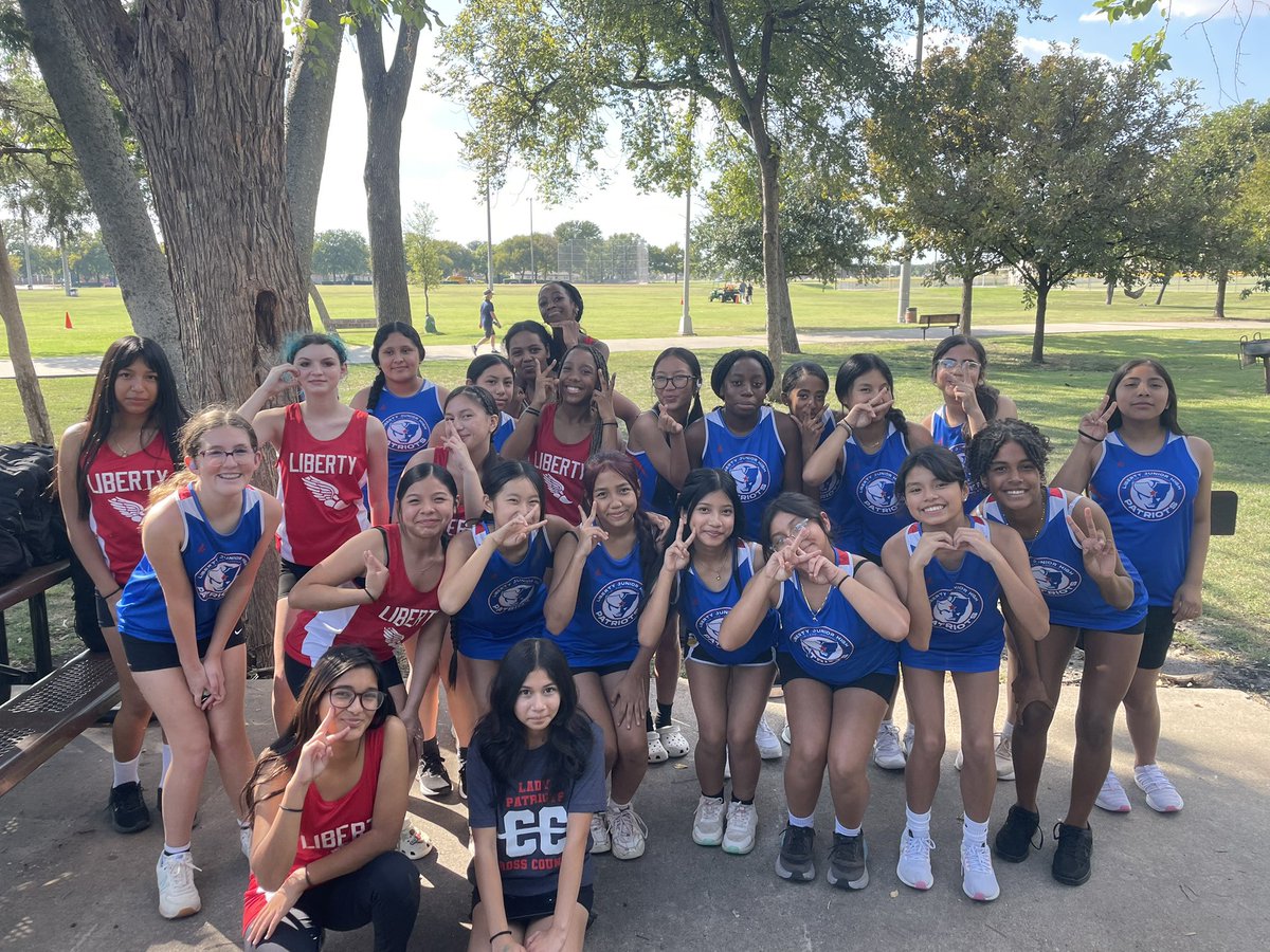 CoachOwens_PE's tweet image. Two words- LETS GOOOOOOOO 🏃🏻‍♀️ 
First cross county meet of the season today and THESE girls are stoked! #coachlife