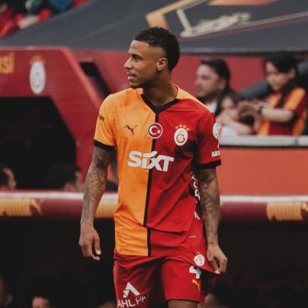 kariyerinin maçını çıkardı herif