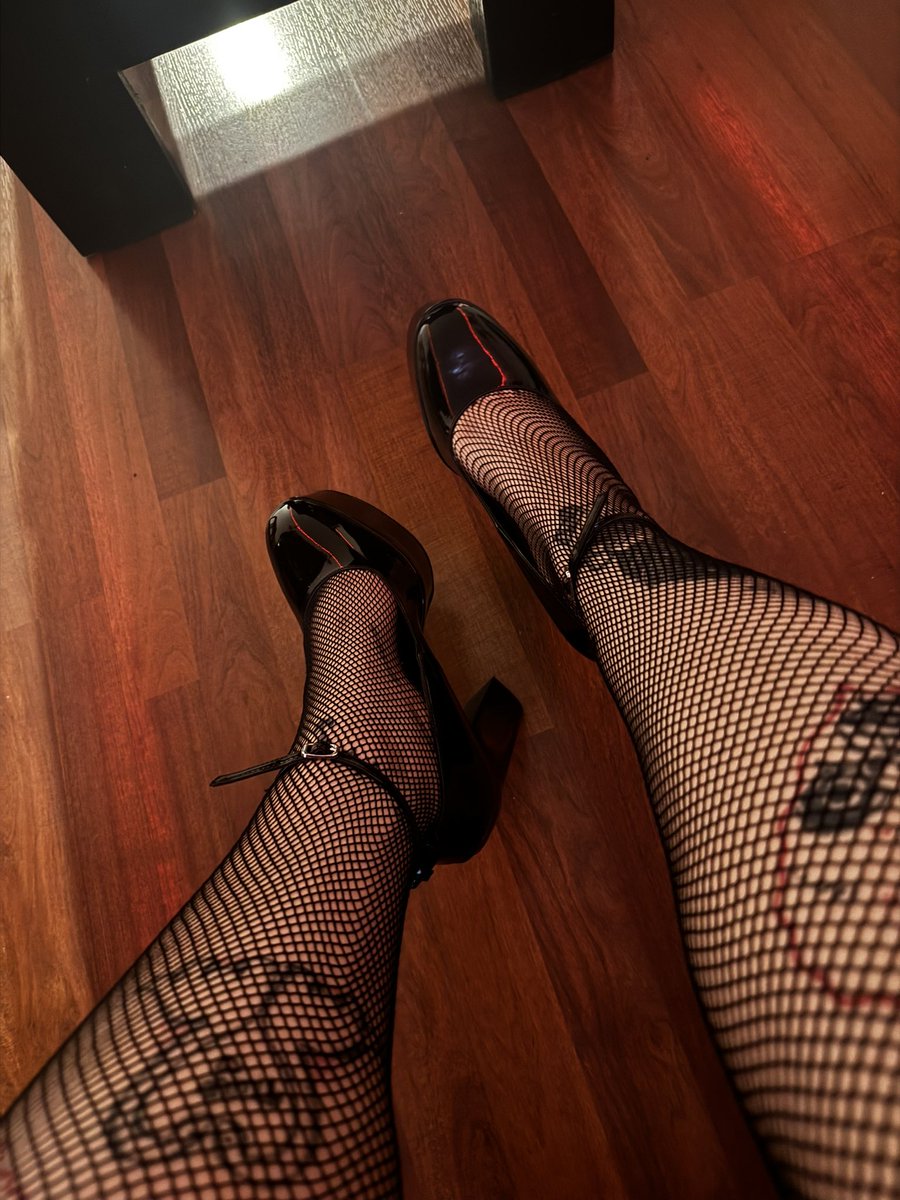 misstressemm's tweet photo. 😈 https://t.co/oJC5A3XqRX