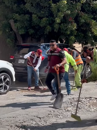 Un área muy transitada, con alta actividad comercial, escuelas y servicios que todos utilizamos a diario, de parte de los vecinos de la zona y de un servidor agradecidos contigo diputado <a href="/CuauhtliBadillo/">Cuauhtli Badillo Moreno</a> y con el regidor Francisco Pedraza Blanco