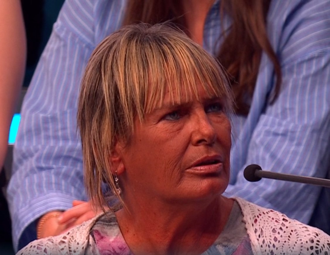 What in the Donald Trump is up with Cameron B's mom...? 😭

#BBUK
