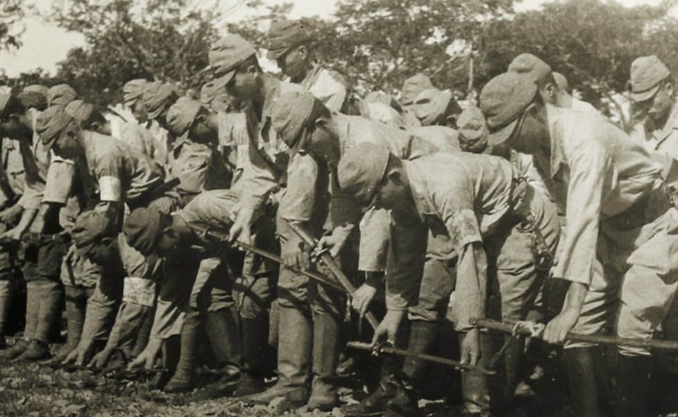 mr_gresi's tweet image. かつて日本は東アジアの勇敢で独特な国だったが、第二次大戦後は白人の原始人と野蛮な人種のゴミ捨て場と化した。😏 #歴史 #日本