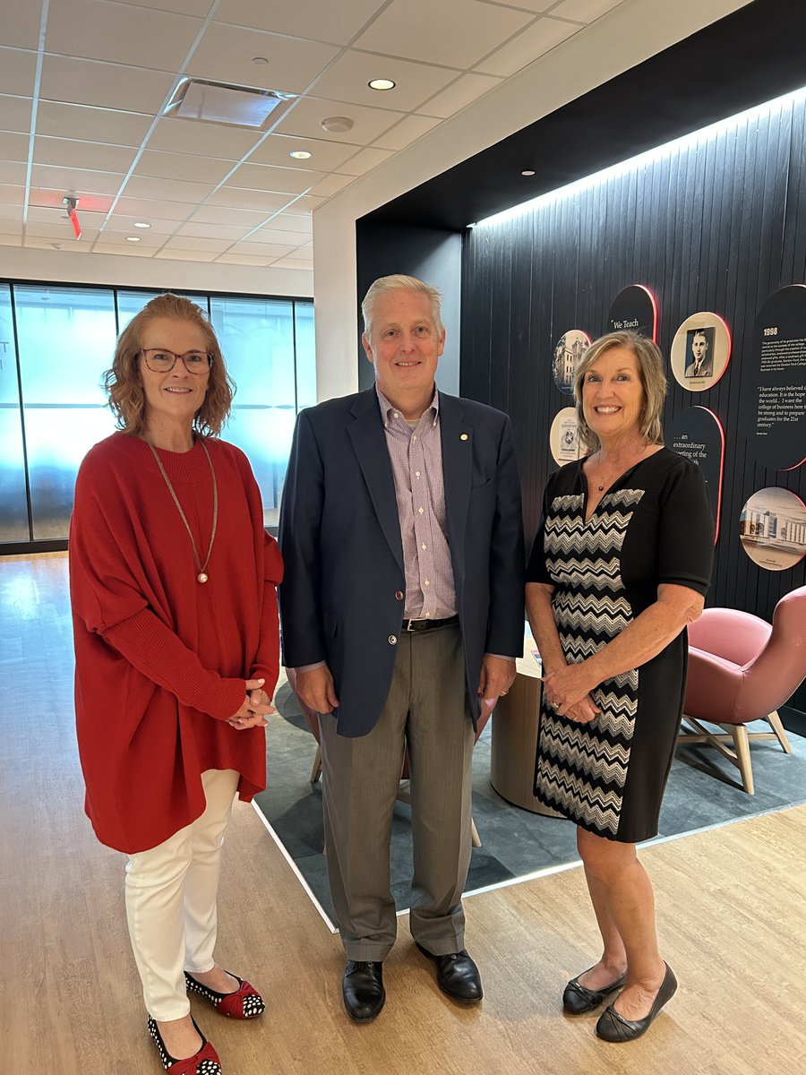 We love when alumni return to the Hill! Recently,  we welcomed Byron Largen, Partner at Cherry Bekaert Advisory LLC and WKU Accounting alum. Now in the firm’s Nashville office, he’s excited to connect with GFCB students.

#wku #youbelongatgfcb