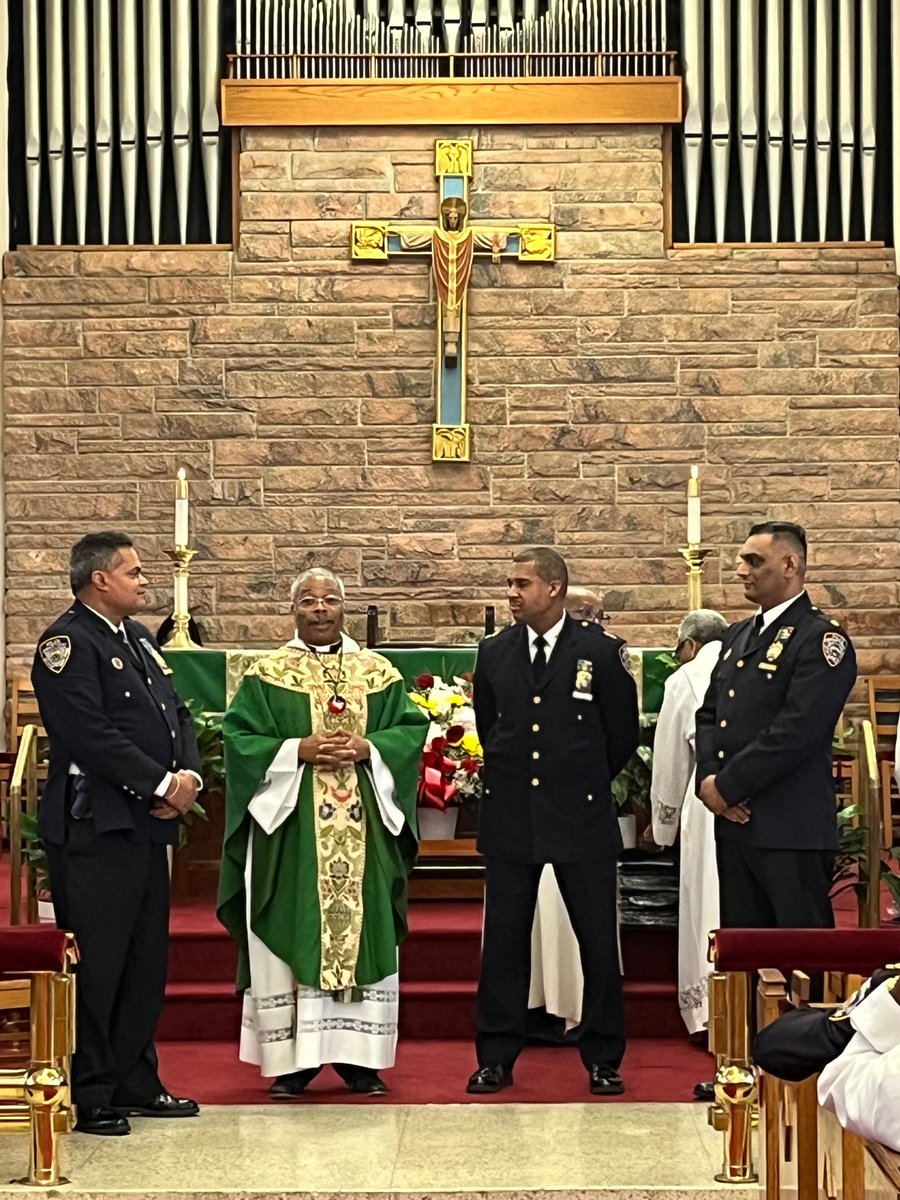 NYPD47Pct's tweet image. The 47th Precinct thanks St. Luke’s Episcopal Church for hosting the 2025 Police Recognition Event and for the continued support of our officers and community.