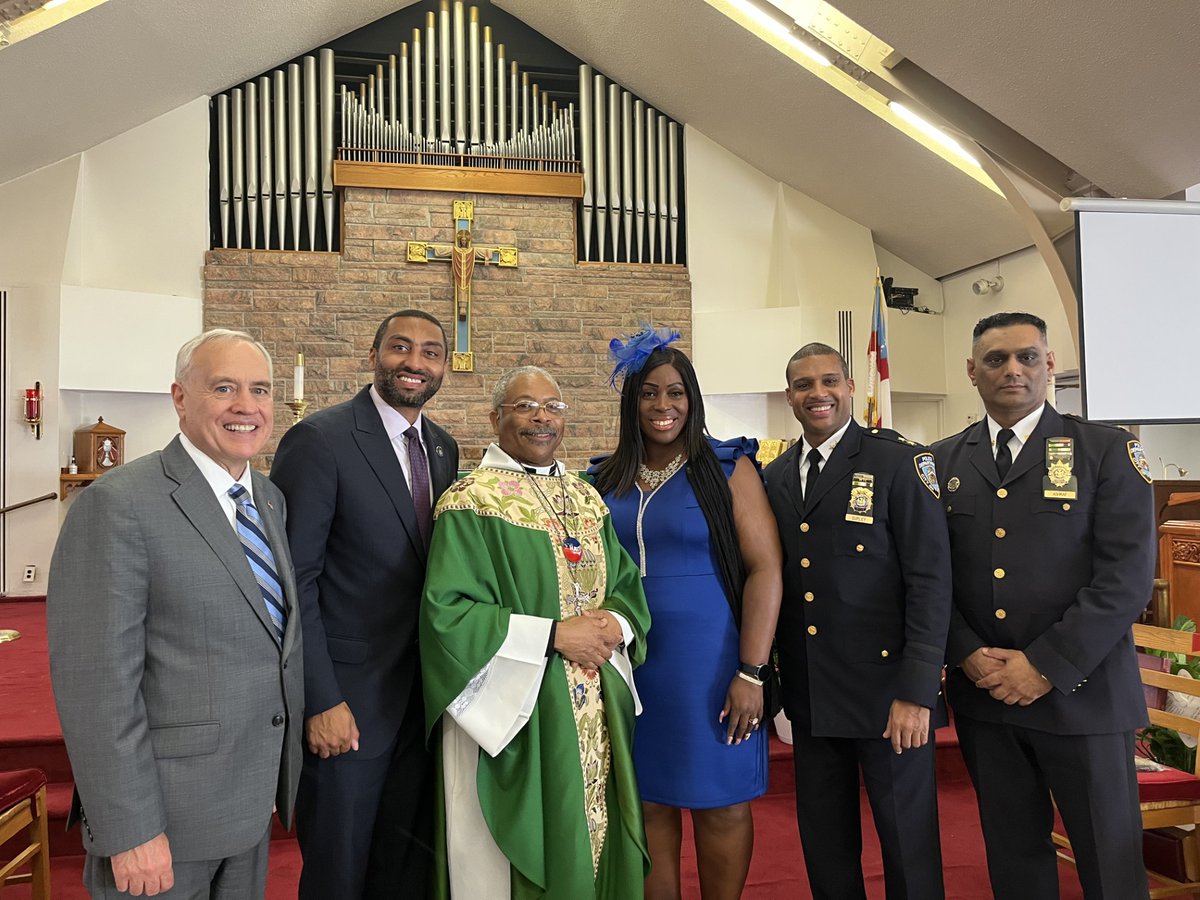 NYPD47Pct's tweet image. The 47th Precinct thanks St. Luke’s Episcopal Church for hosting the 2025 Police Recognition Event and for the continued support of our officers and community.