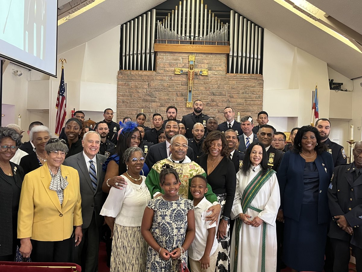 NYPD47Pct's tweet image. The 47th Precinct thanks St. Luke’s Episcopal Church for hosting the 2025 Police Recognition Event and for the continued support of our officers and community.