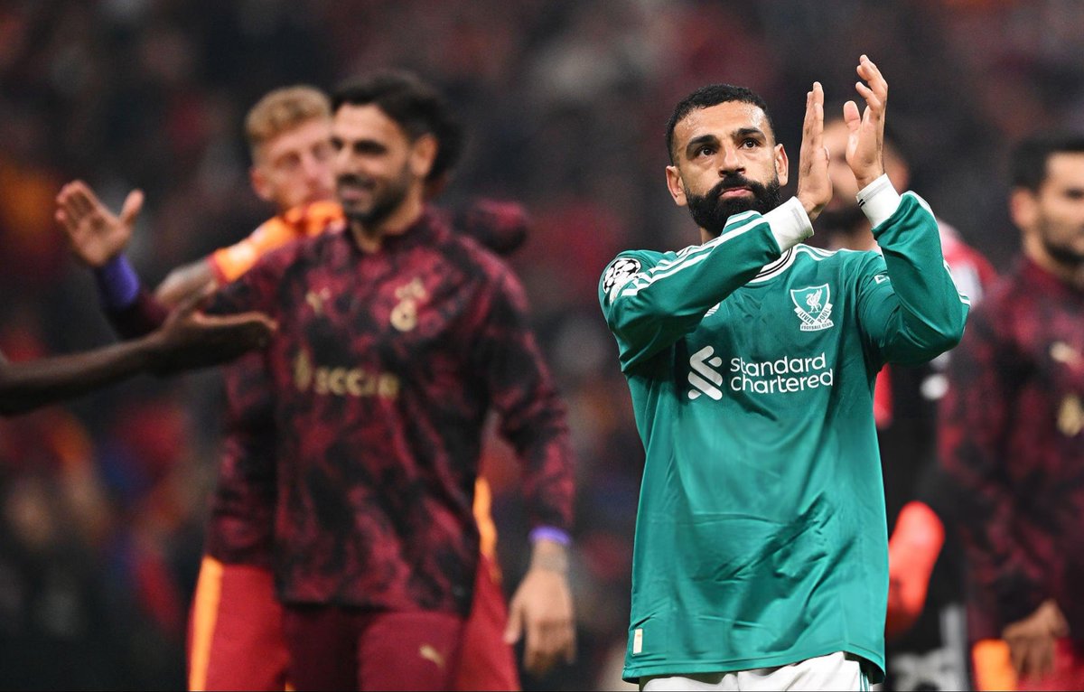📸 Mohamed Salah thanks the away fans for the support 👏 #GalatasarayLiverpool