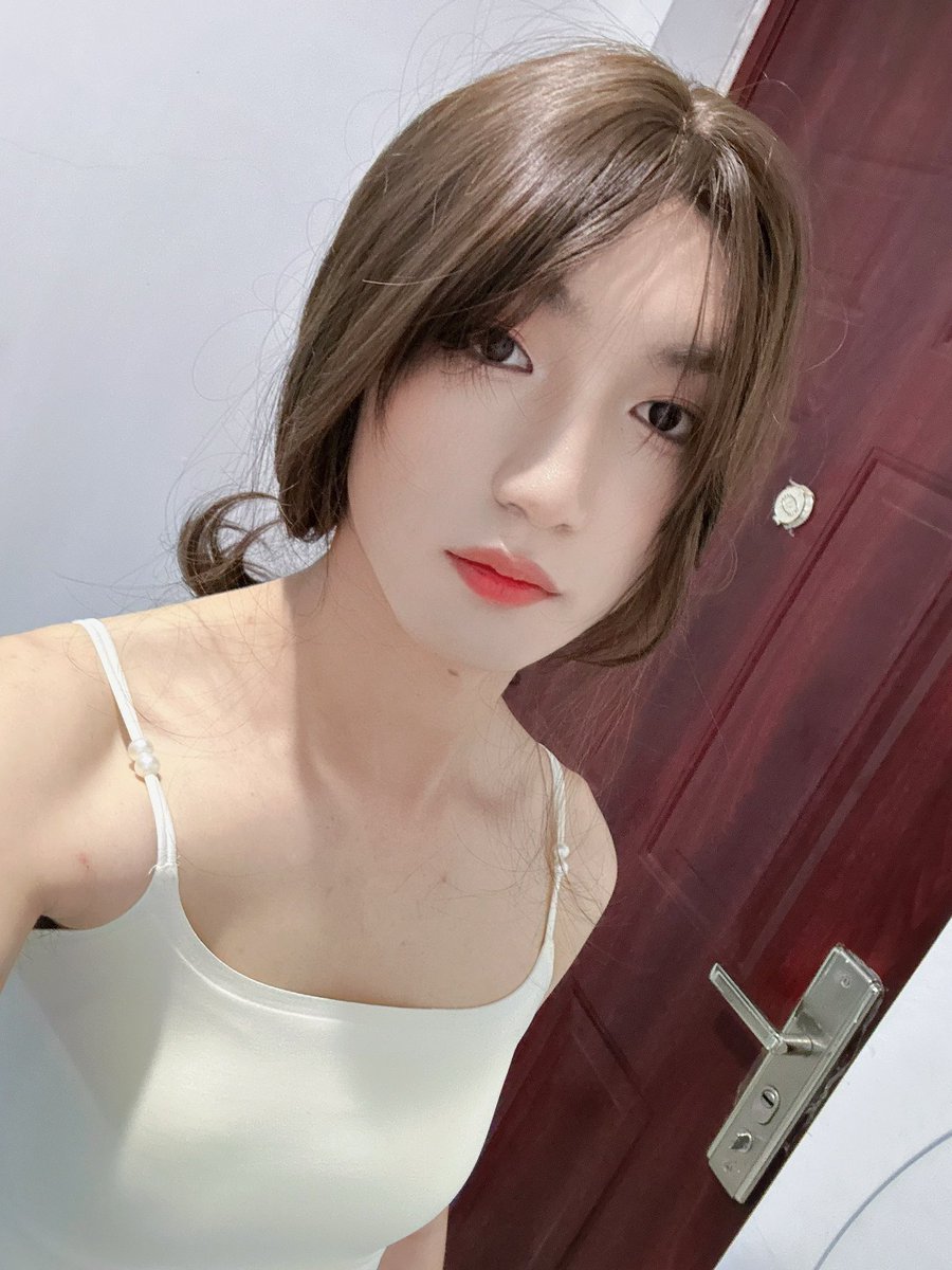 WUTWHRs's tweet photo. 今天的女孩子就做到这，明天回家咯🥰
#男娘 #伪街 #女装 #伪娘 https://t.co/P6yA3VIOVc