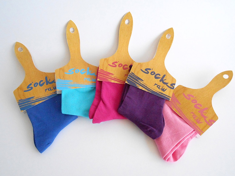 toxel's tweet image. Paint Brush Socks Packaging: toxel.com/design/2025/09…