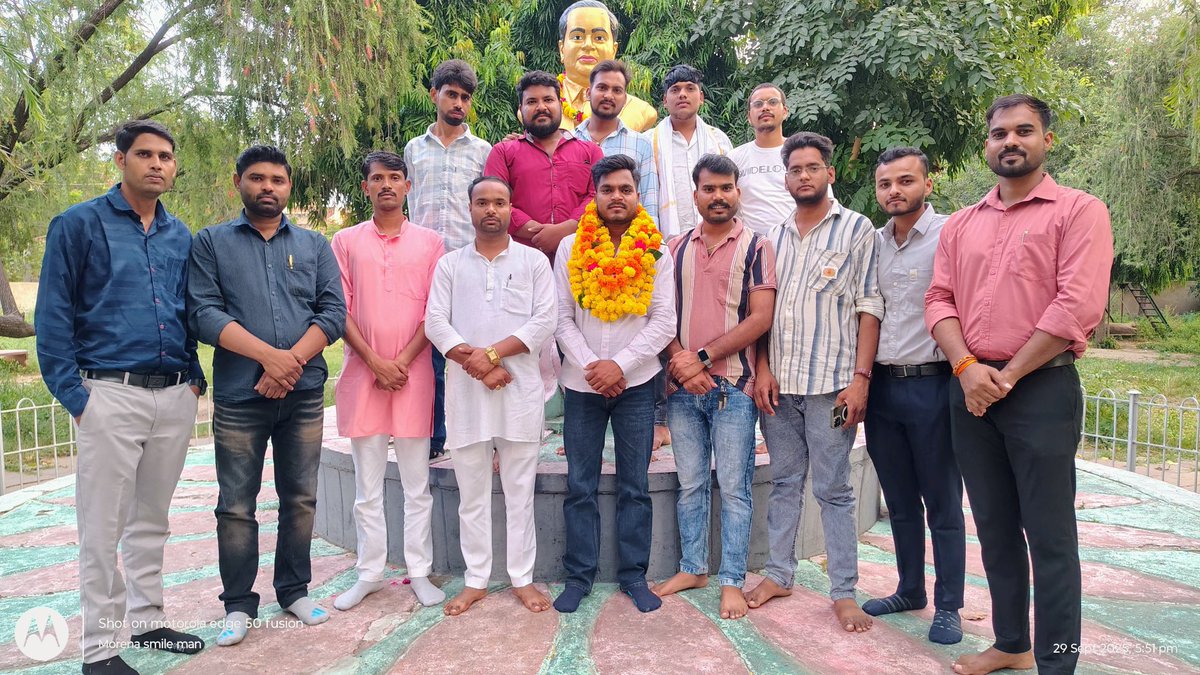 Dineshs69760194's tweet photo. प्रिय छोटे भाई राहुल चौबे पूर्व शहर महासचिव आजक्स छात्र संघ मुरैना जी को जन्मदिवस के उपलक्ष में पांचवी बटालियन अंबेडकर पार्क मुरैना में केक काटकर सभी साथियों ने बधाई एवं शुभकामनाएं दी
#happybirthday https://t.co/wJG5WriqxR