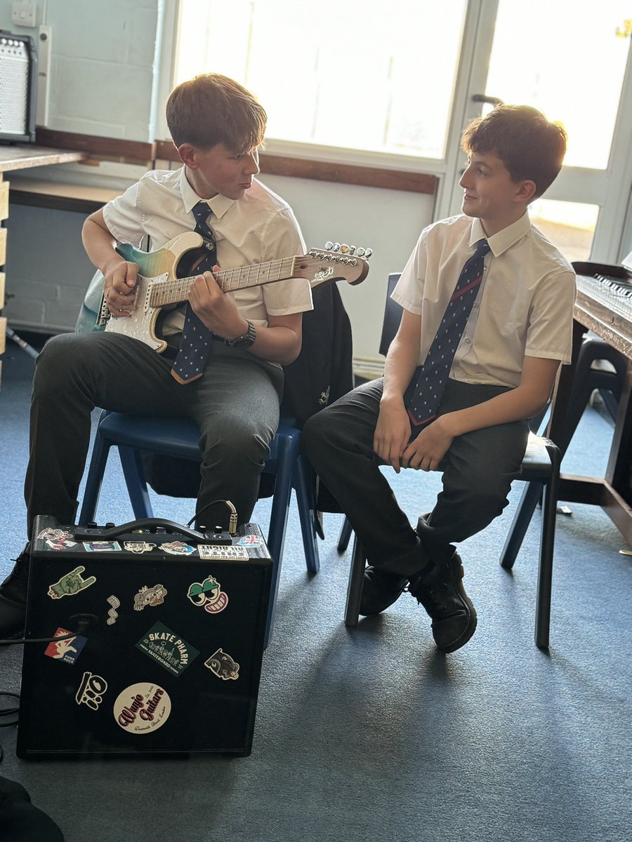 Maiden Erlegh Chiltern Edge tweet media