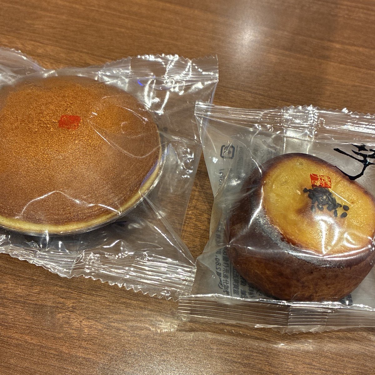 midori_2434's tweet image. はじまります📻
写真は僕の分身とさすけくんがくれたお菓子！