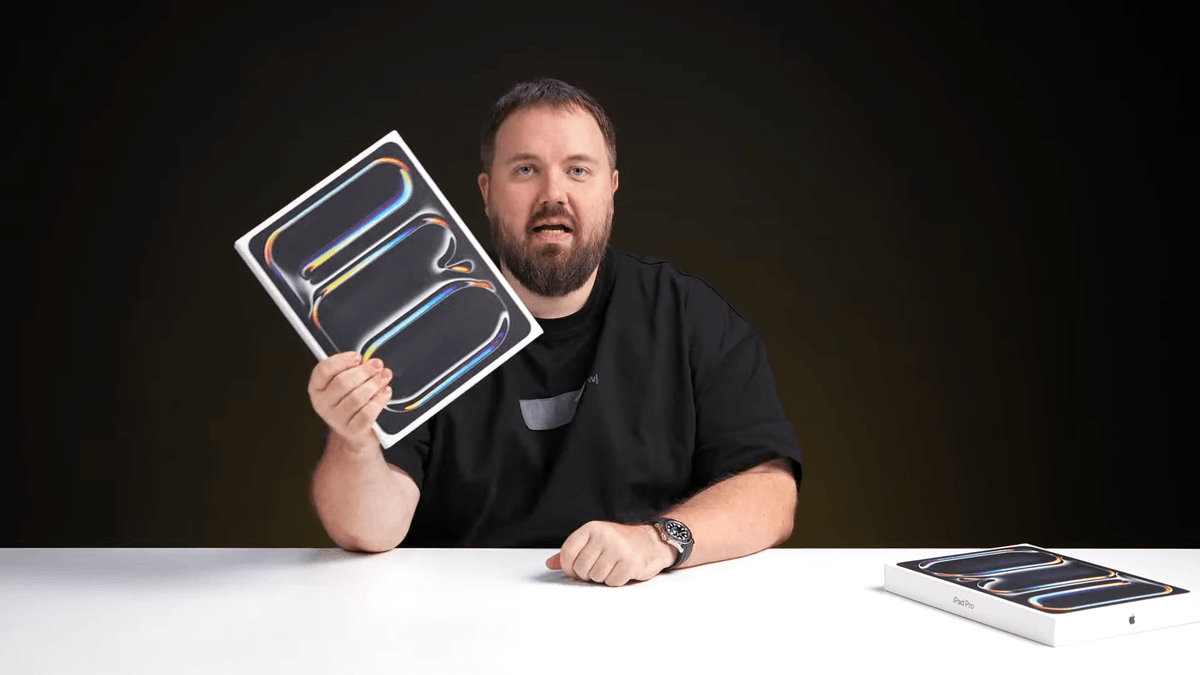 Shivaanshusingh's tweet photo. 🚀🍎 Unannounced M5 iPad Pro seemingly leaked in Russia! A YouTuber posted an unboxing video, revealing benchmark scores and a glimpse of the next-gen tablet.#Apple #iPadPro #M5Chip #TechLeak #Gadgets https://t.co/Q40fEKvyUN