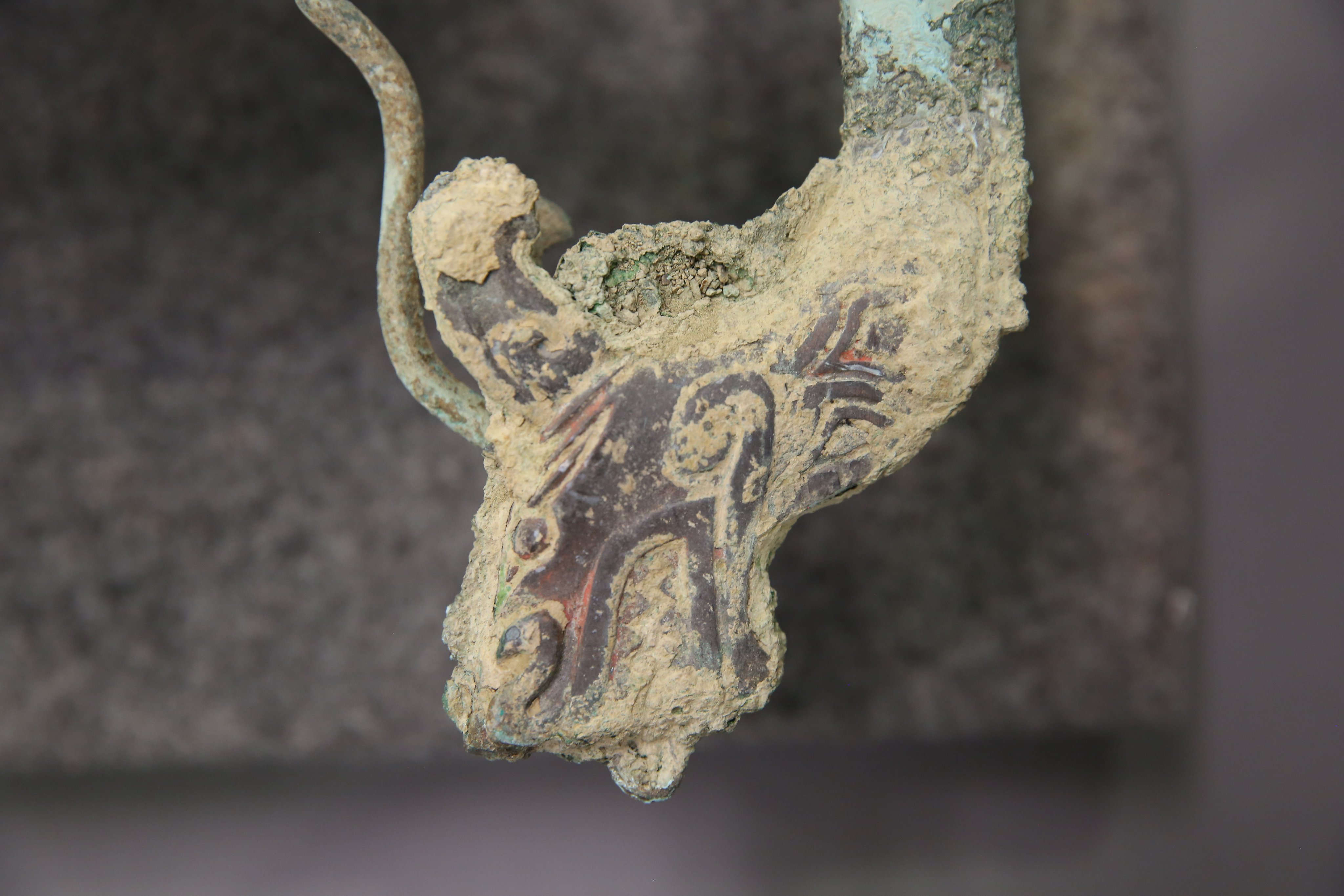 【遺蹟/遺跡/出土品】文化大革命中の中国出土文物　昭和48年 希少図録/絶版 山形県中川代遺跡出土の中国製有孔石斧について - 株式会社 大和